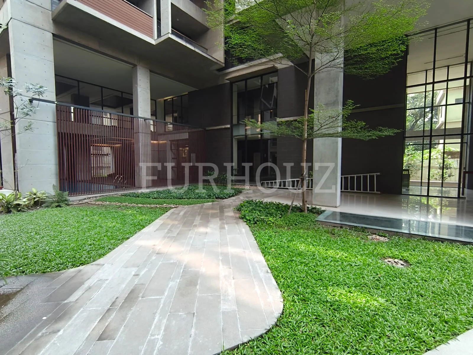 Shanta Altair 8B