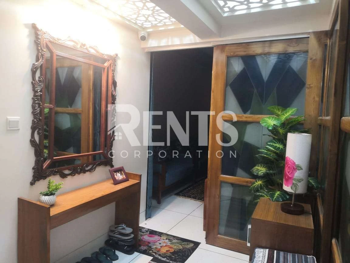 Villa on Hollywood Boulevard