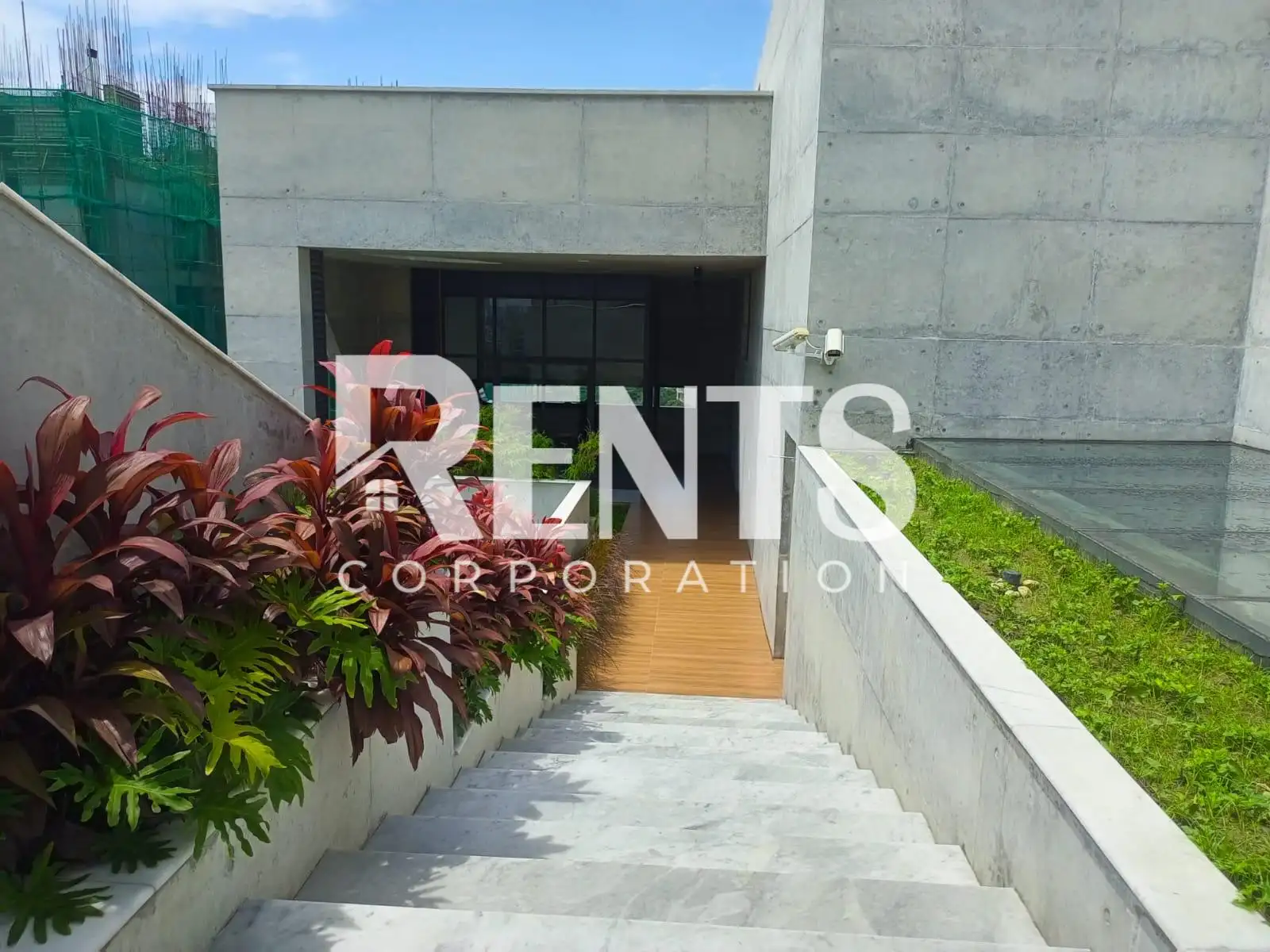 Villa on Hollywood Boulevard