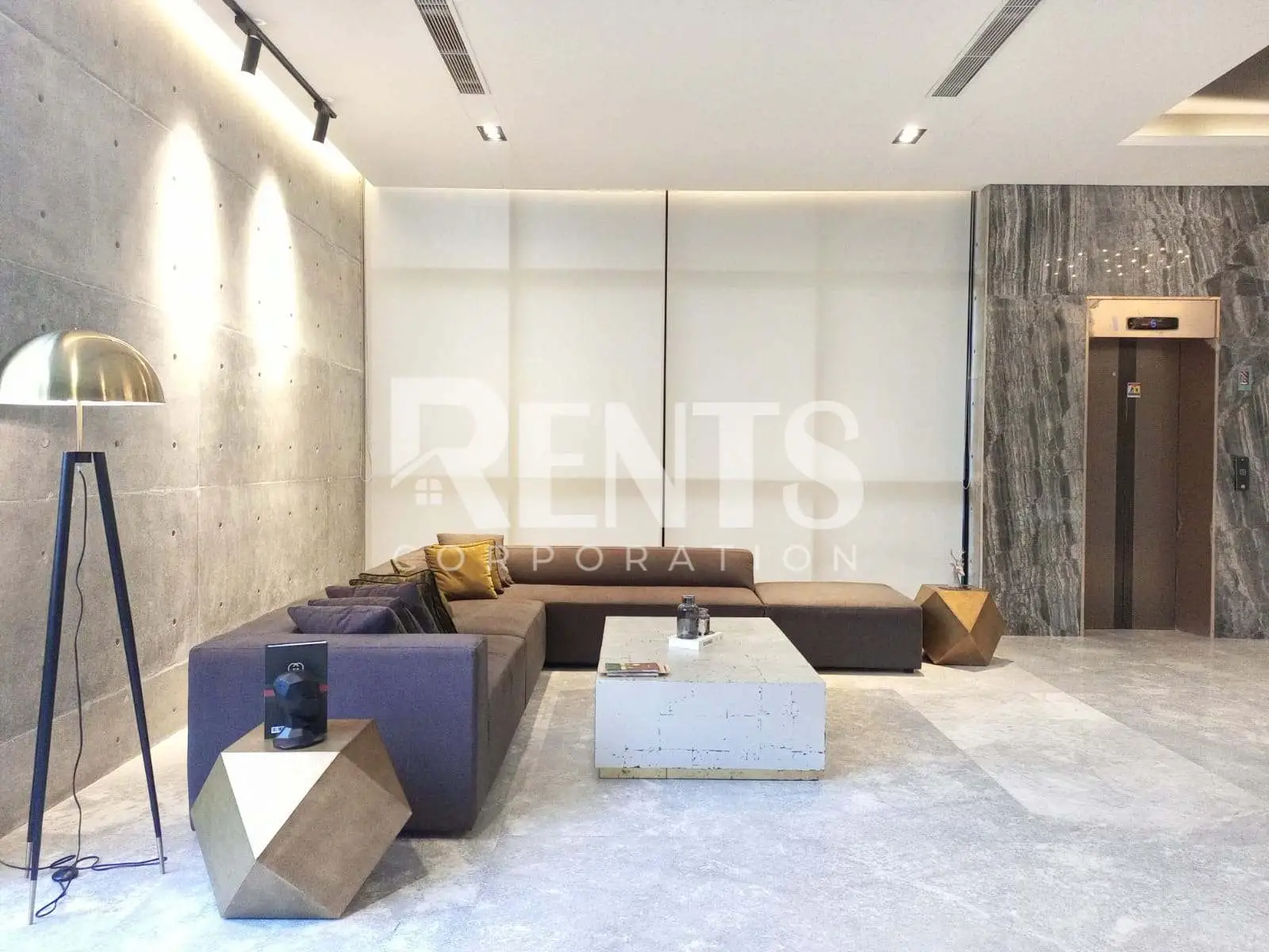 Villa on Hollywood Boulevard