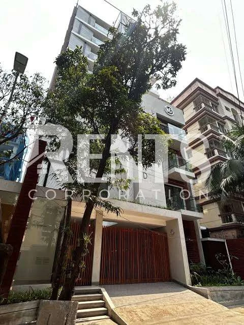 Villa on Hollywood Boulevard