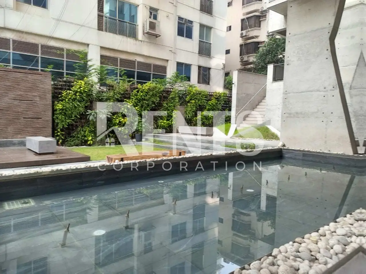 Villa on Hollywood Boulevard