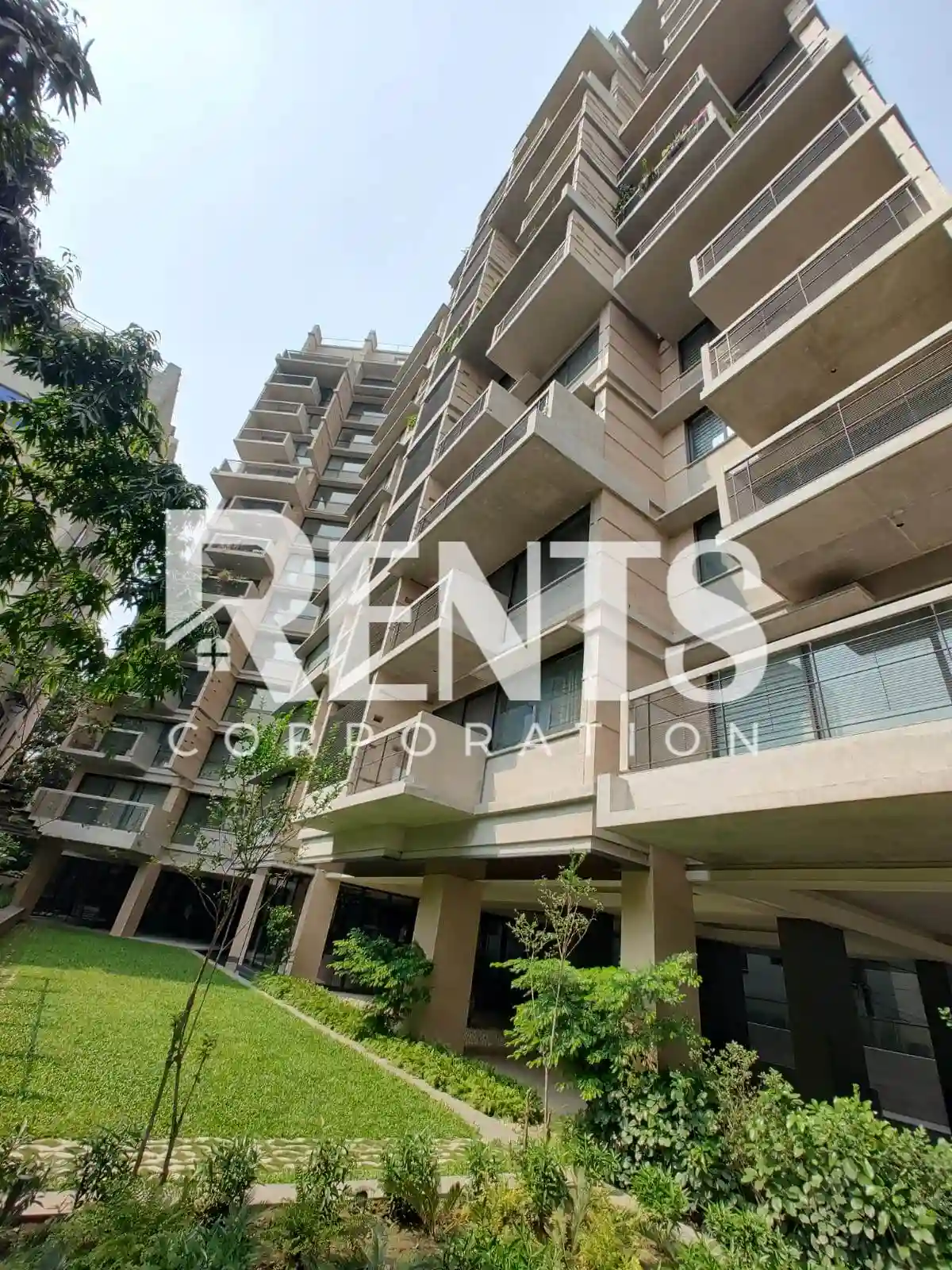 Villa on Hollywood Boulevard