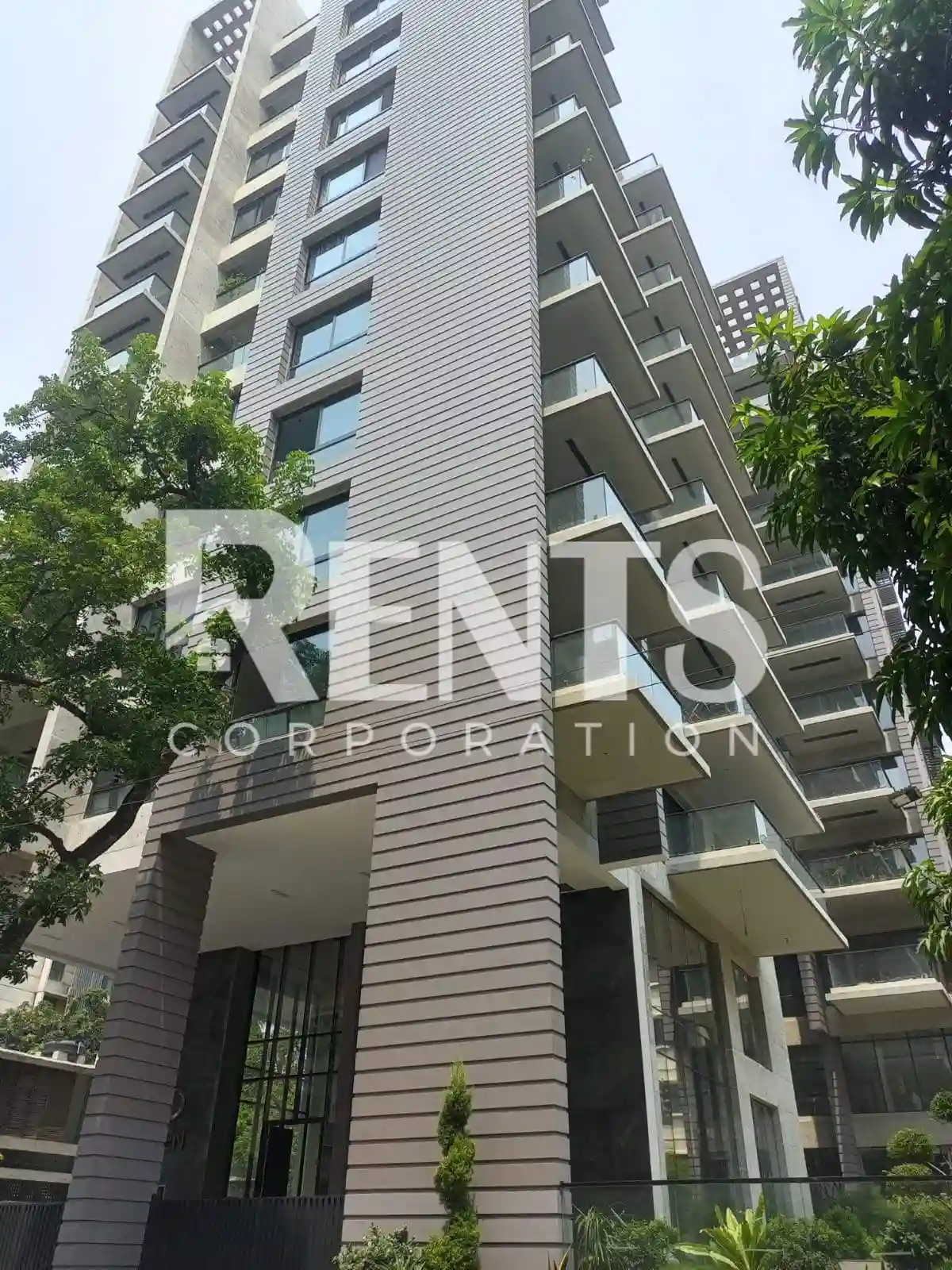 Villa on Hollywood Boulevard