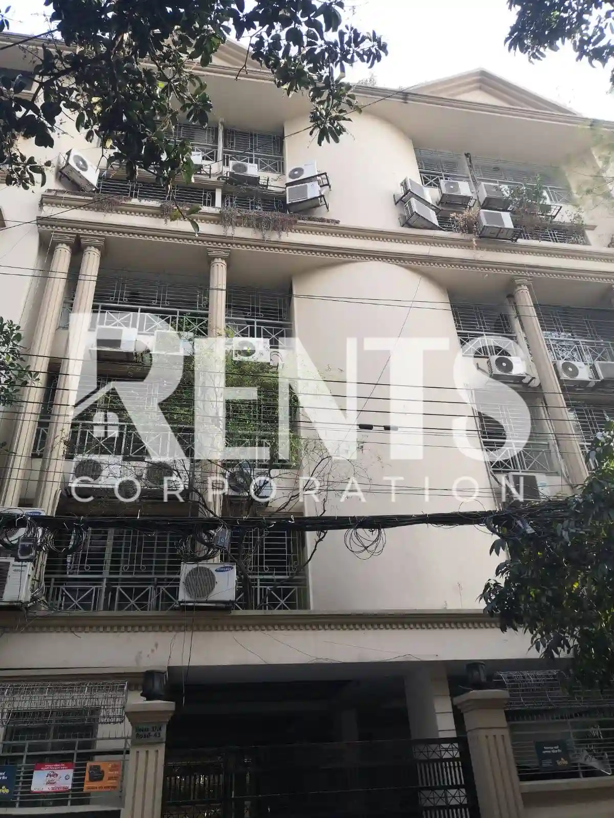 Villa on Hollywood Boulevard