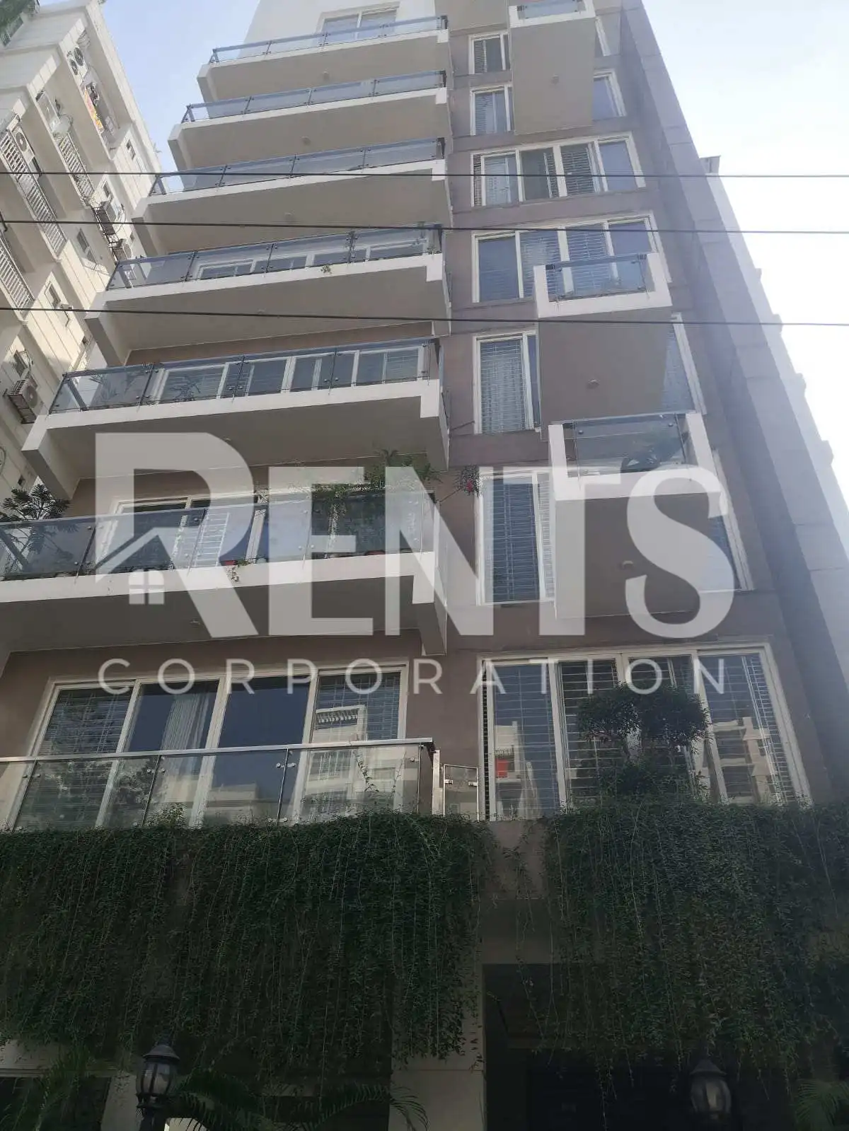 Villa on Hollywood Boulevard