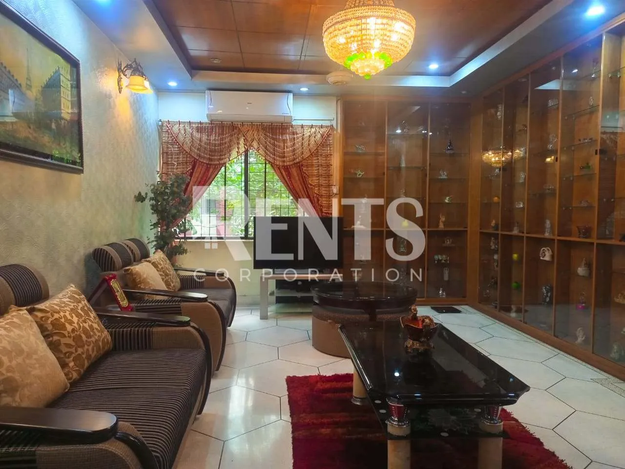 Villa on Hollywood Boulevard