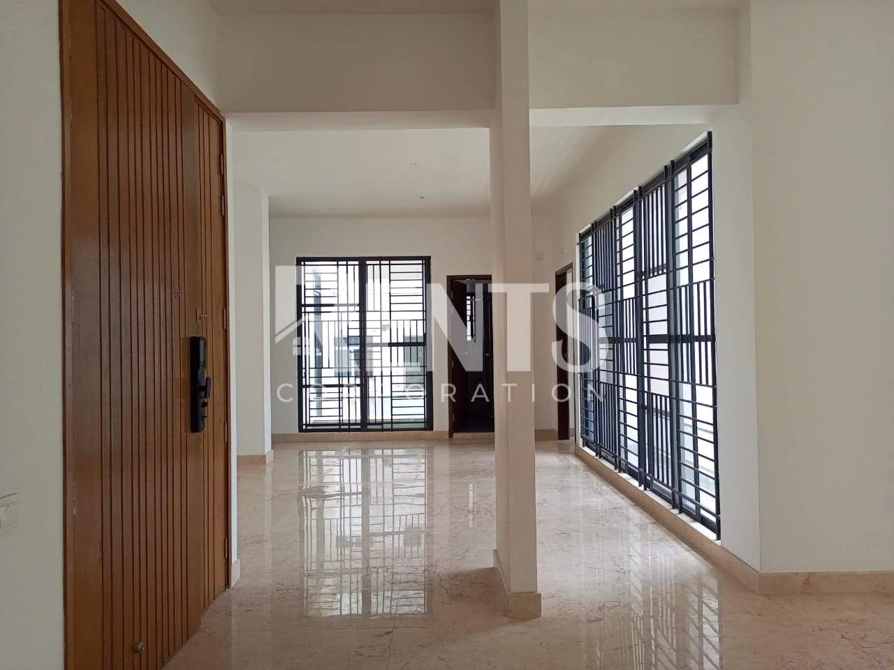 Villa on Hollywood Boulevard