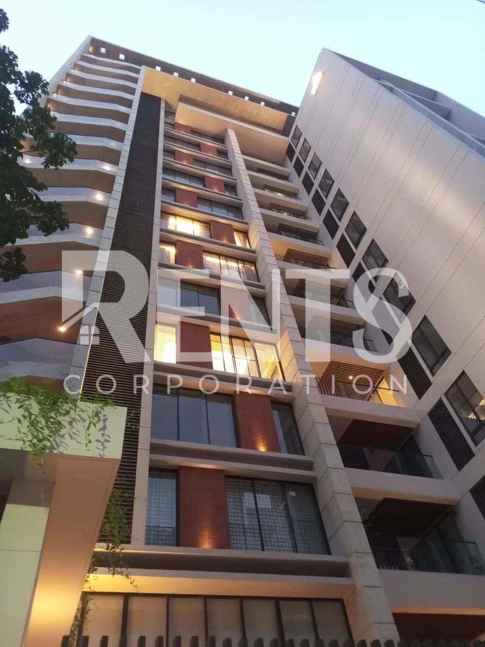 Villa on Hollywood Boulevard