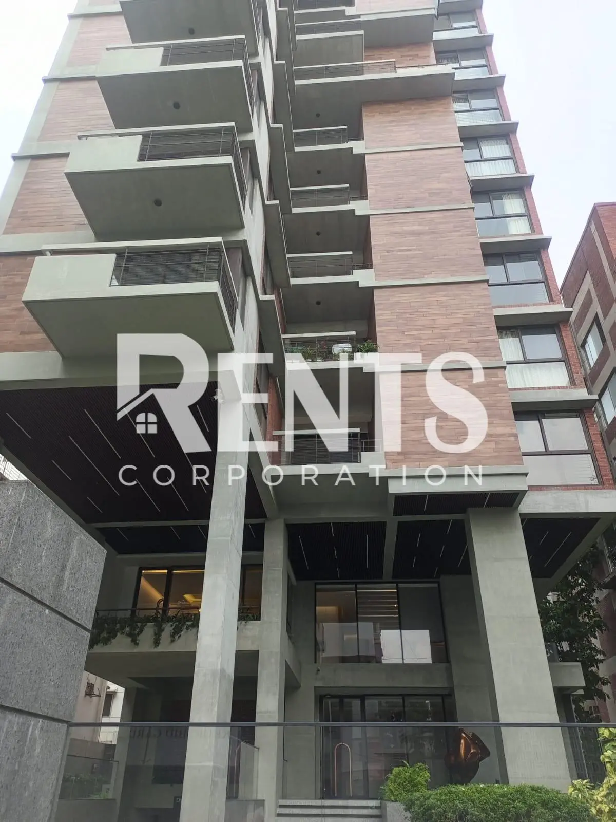 Villa on Hollywood Boulevard