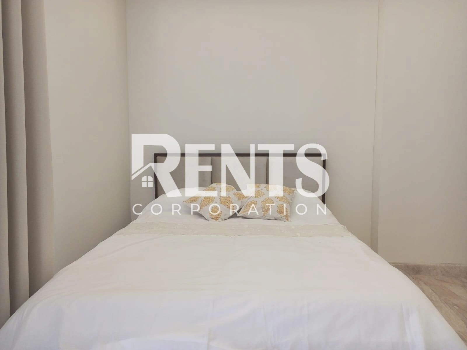 Villa on Hollywood Boulevard