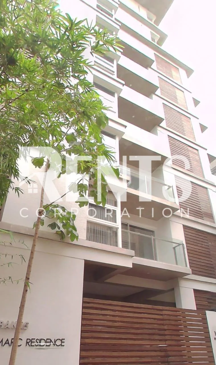 Villa on Hollywood Boulevard