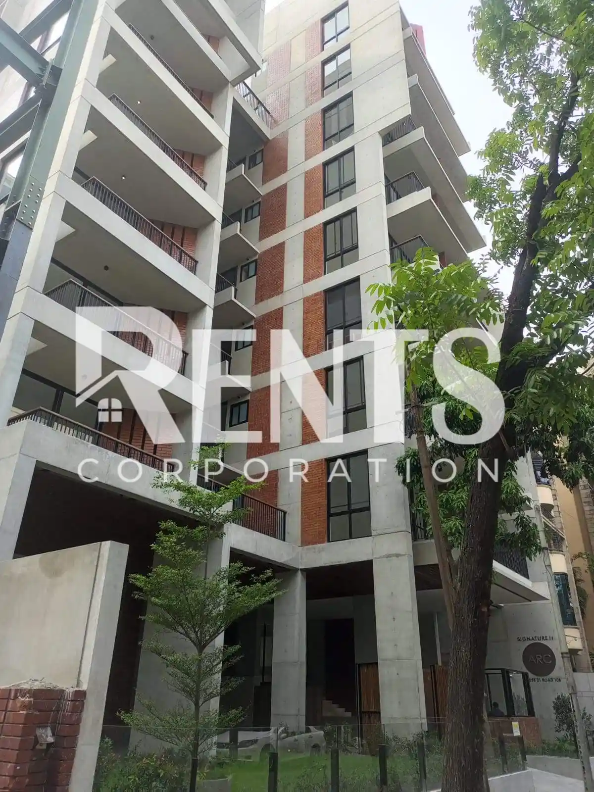 Villa on Hollywood Boulevard