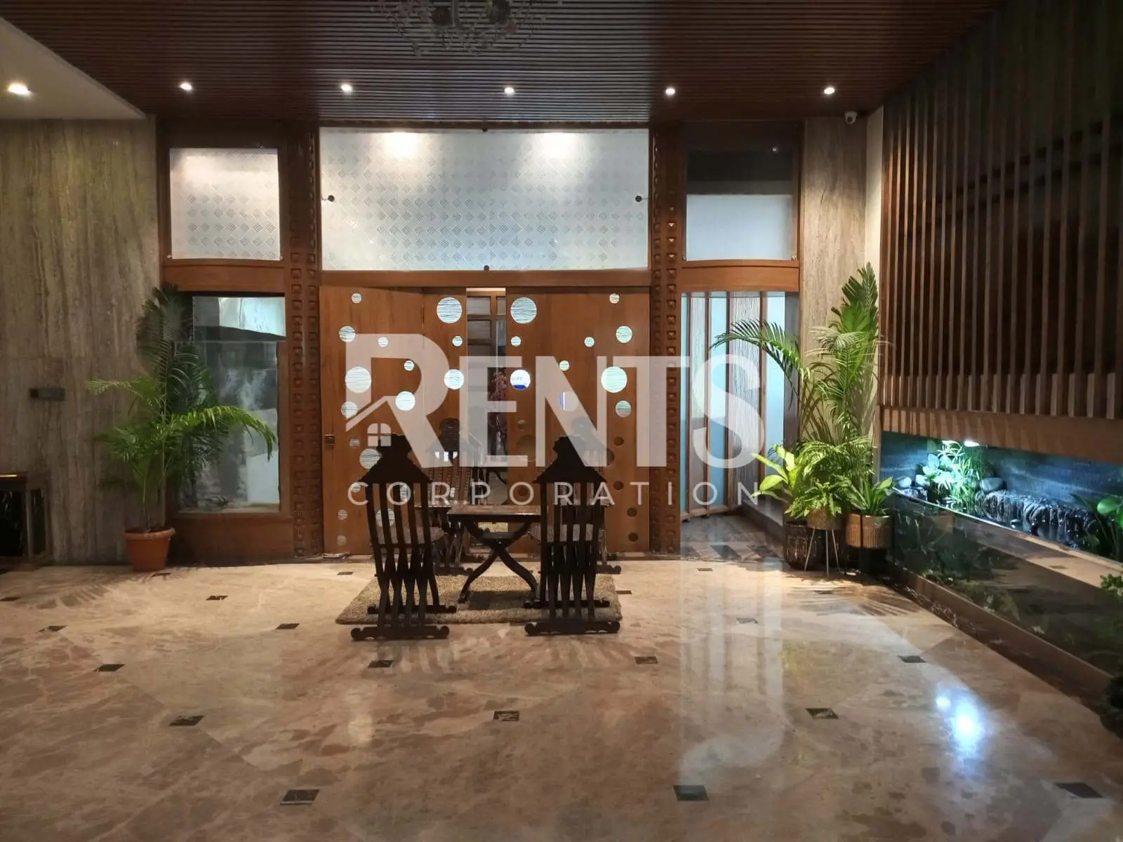 Villa on Hollywood Boulevard