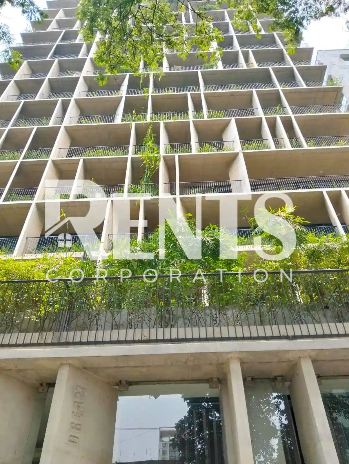 Villa on Hollywood Boulevard