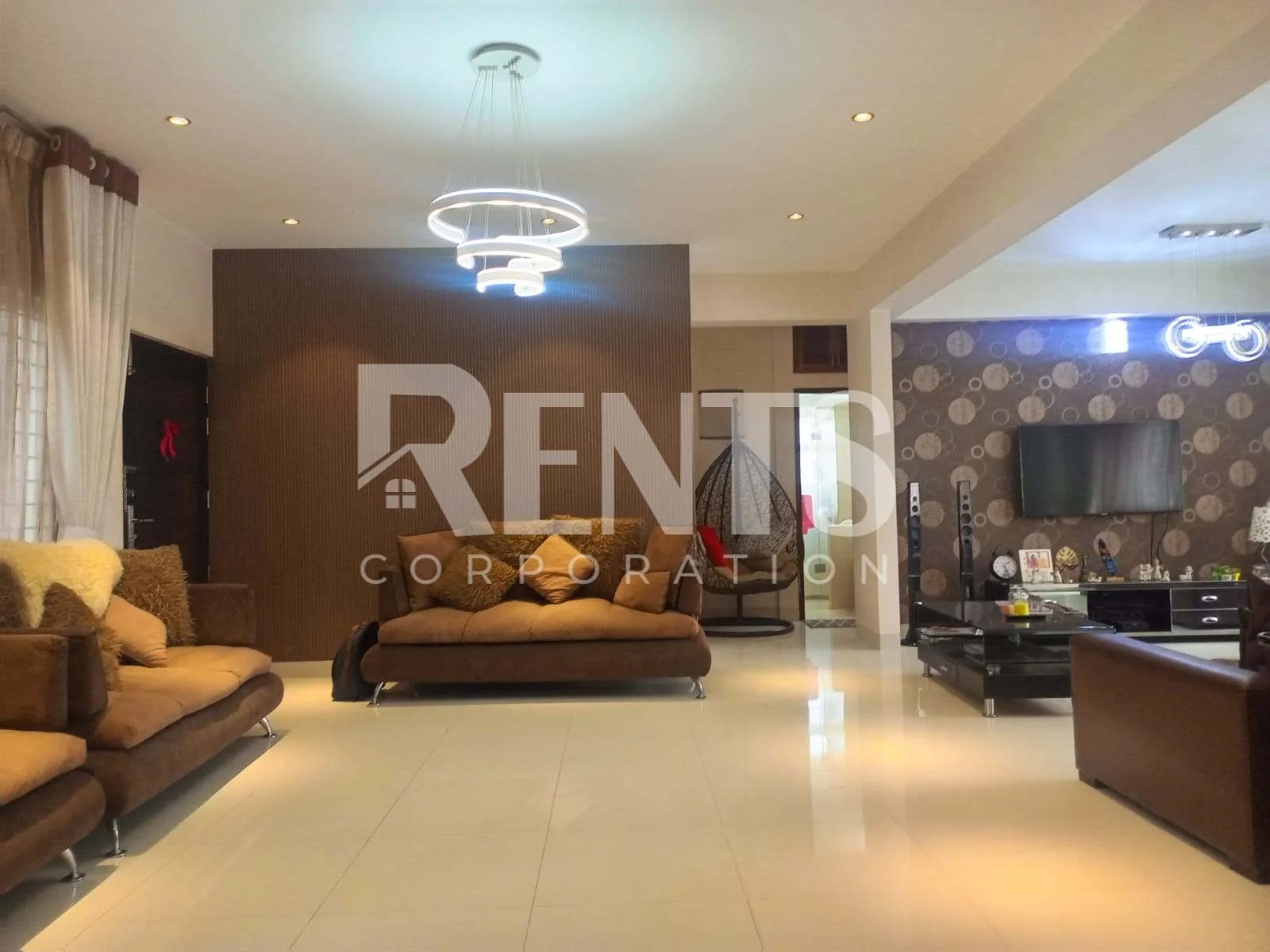 Villa on Hollywood Boulevard