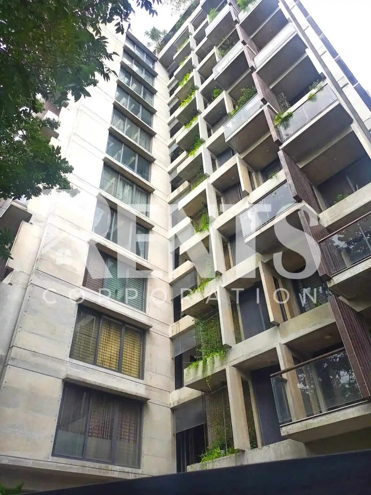 Villa on Hollywood Boulevard