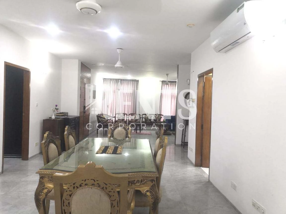 Villa on Hollywood Boulevard