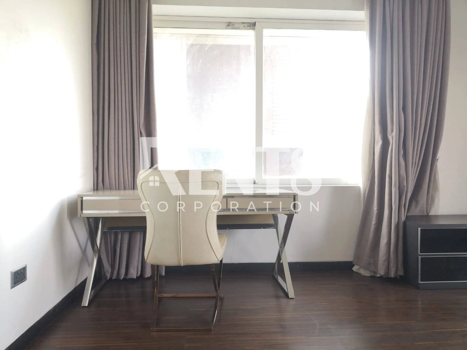 Villa on Hollywood Boulevard