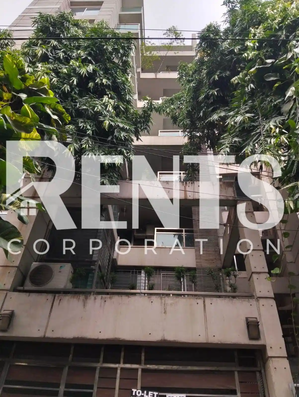 Villa on Hollywood Boulevard