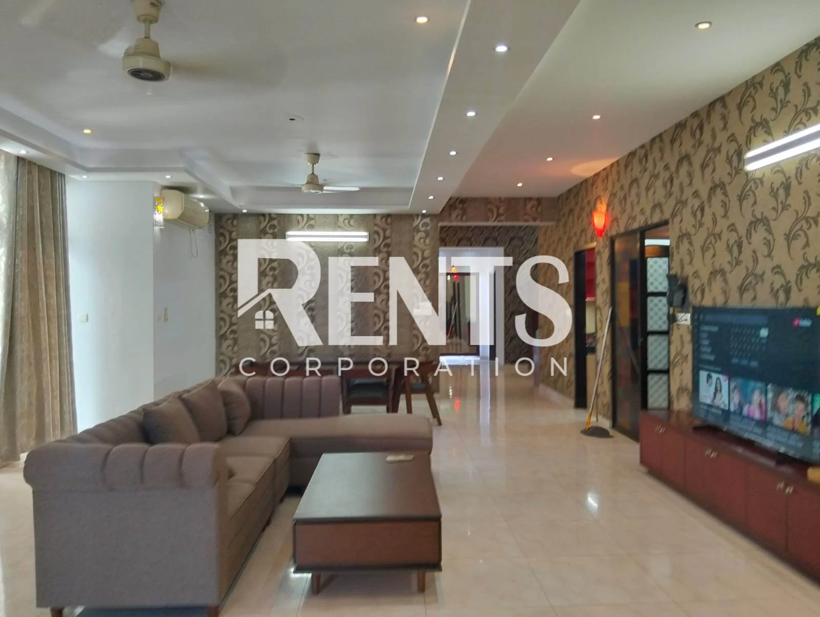 Villa on Hollywood Boulevard