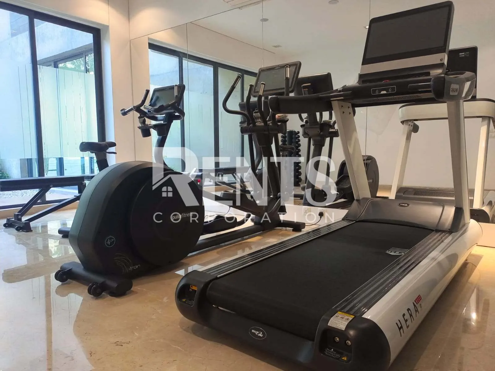 Villa on Hollywood Boulevard