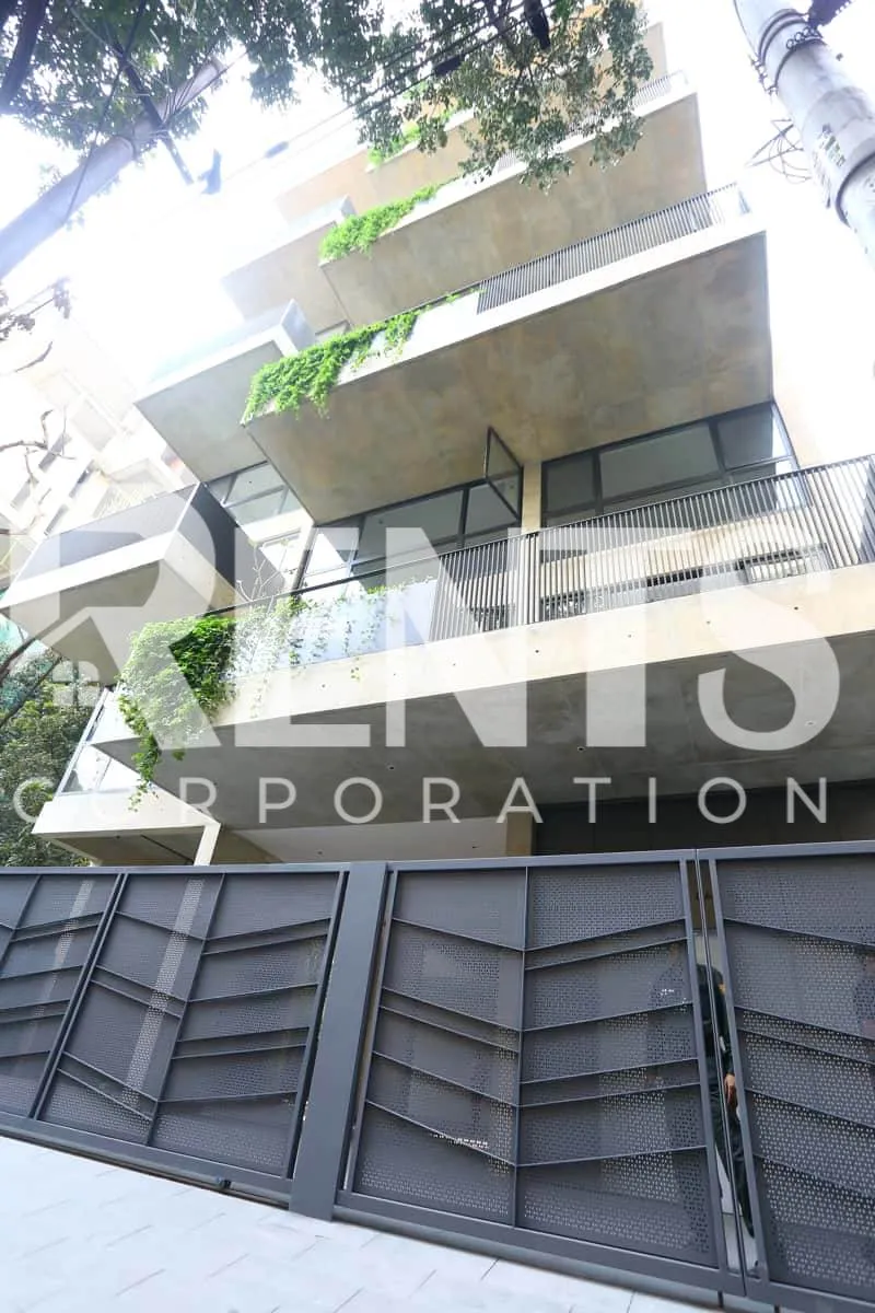 Villa on Hollywood Boulevard