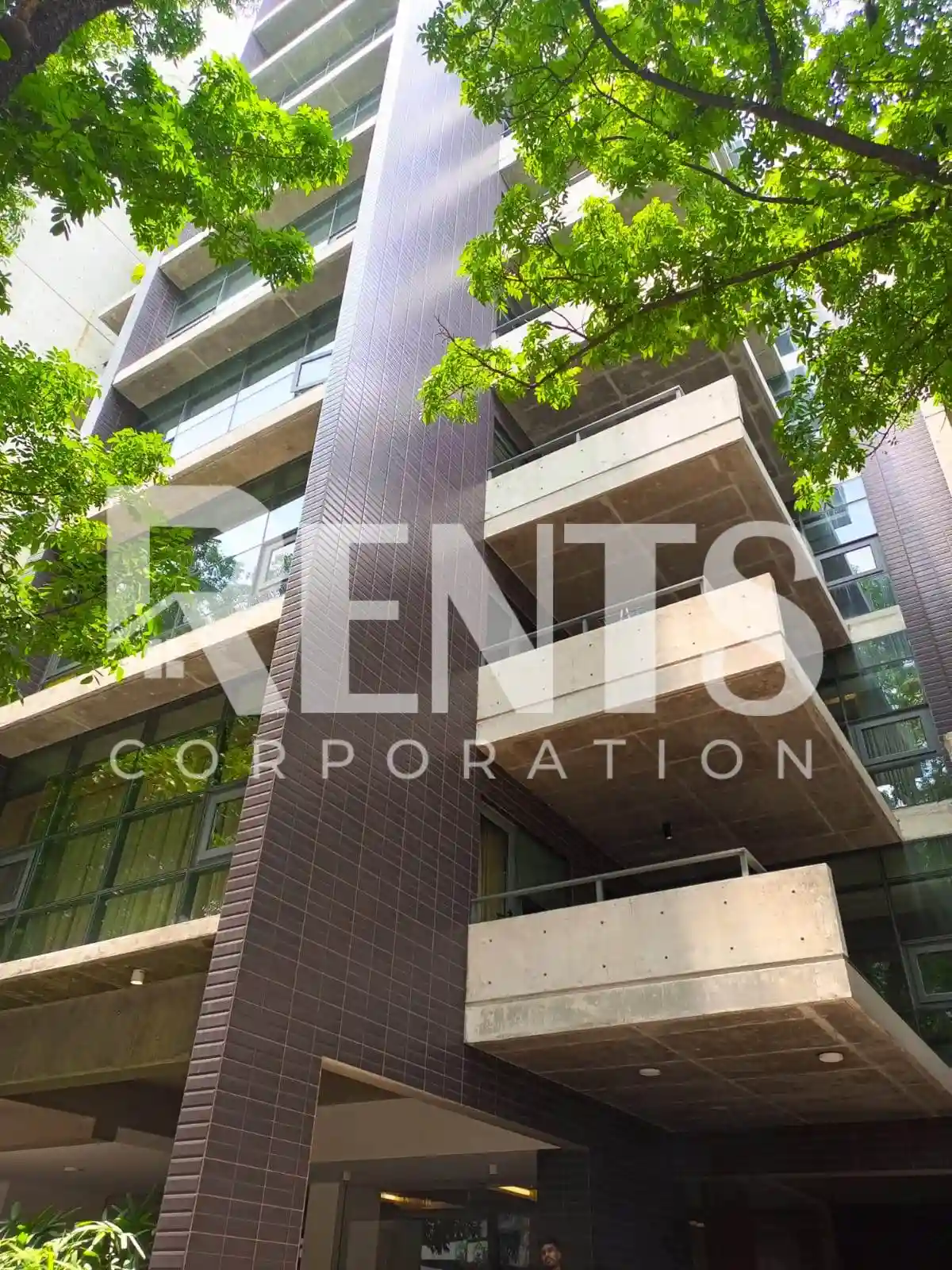 Villa on Hollywood Boulevard