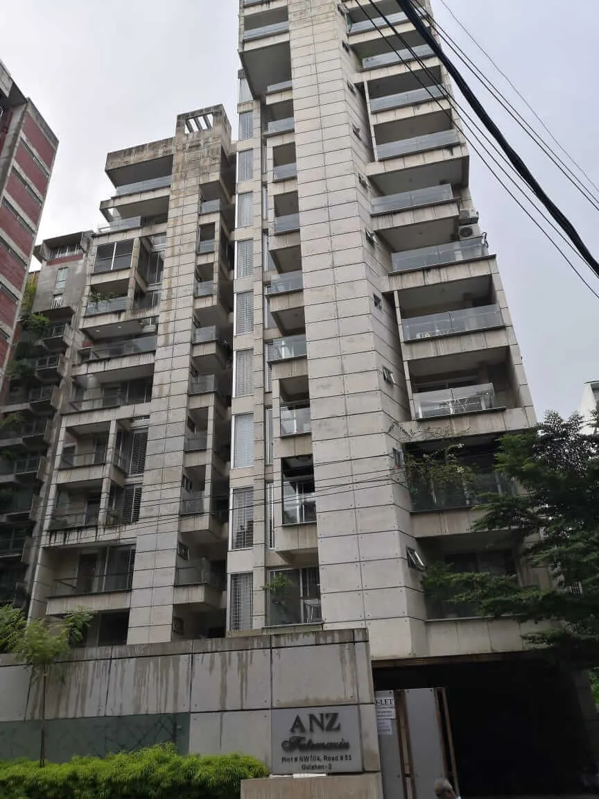 Villa on Hollywood Boulevard