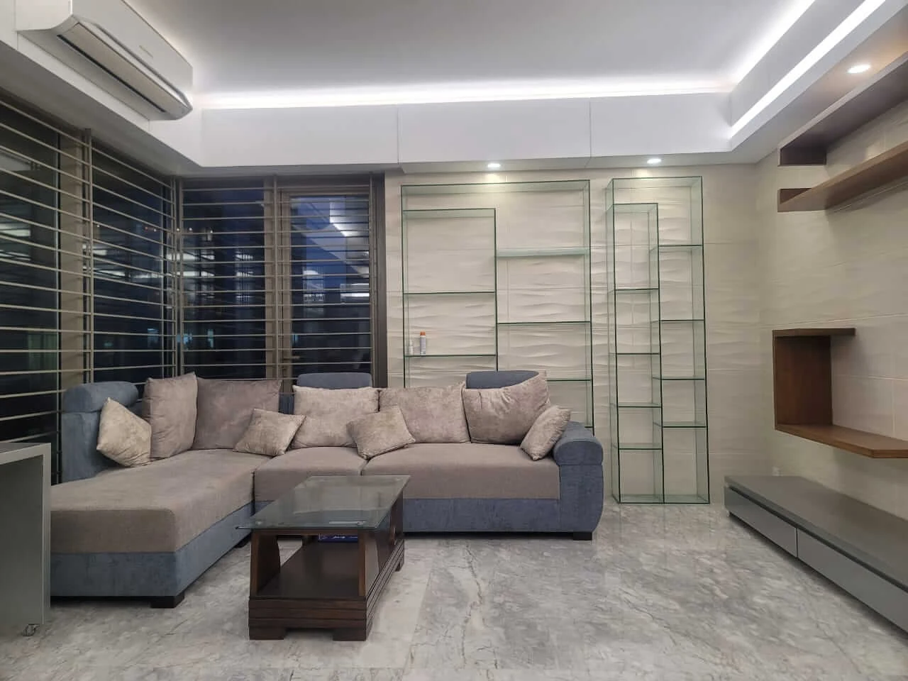 Villa on Hollywood Boulevard