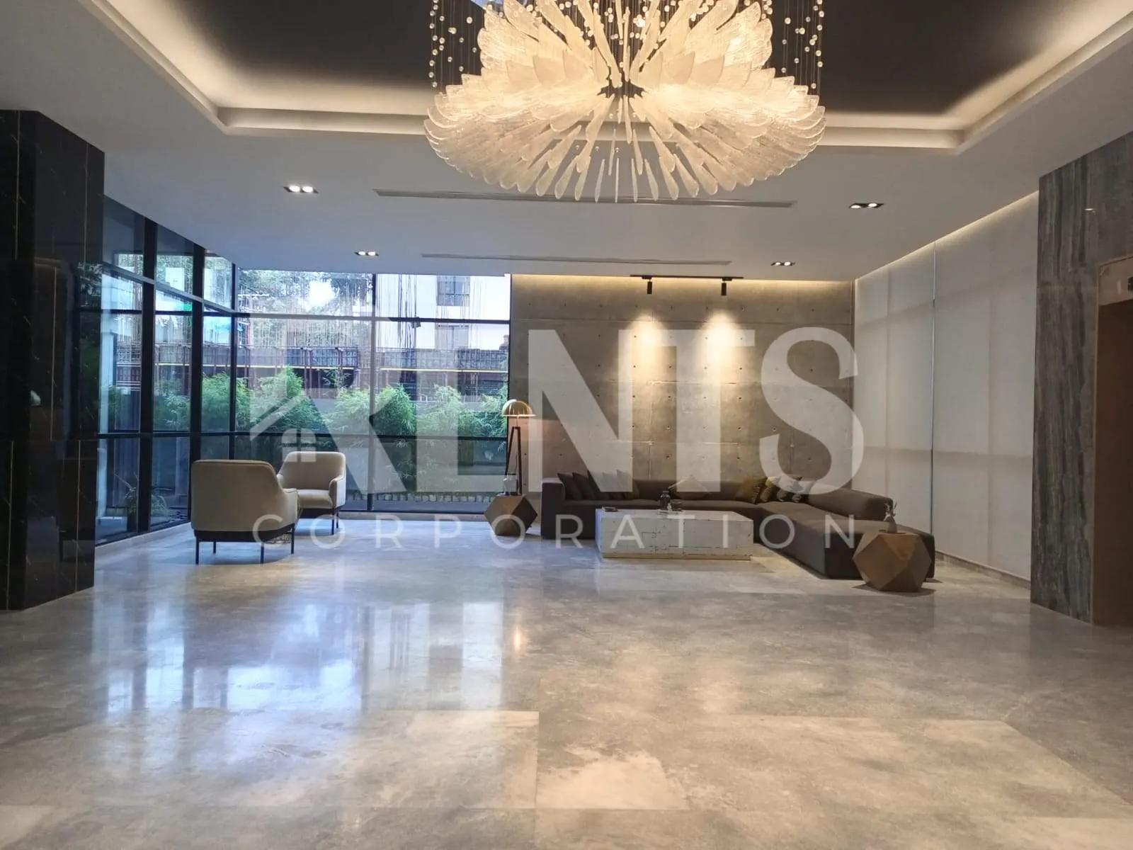 Villa on Hollywood Boulevard