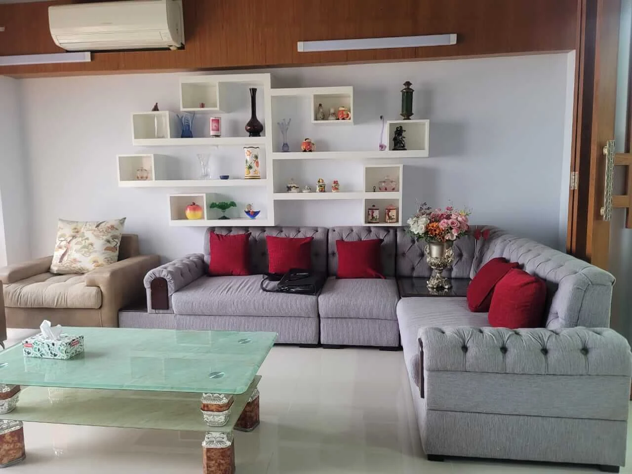 Villa on Hollywood Boulevard