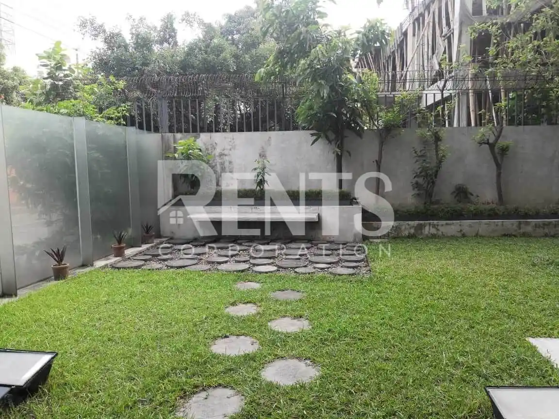 Villa on Hollywood Boulevard