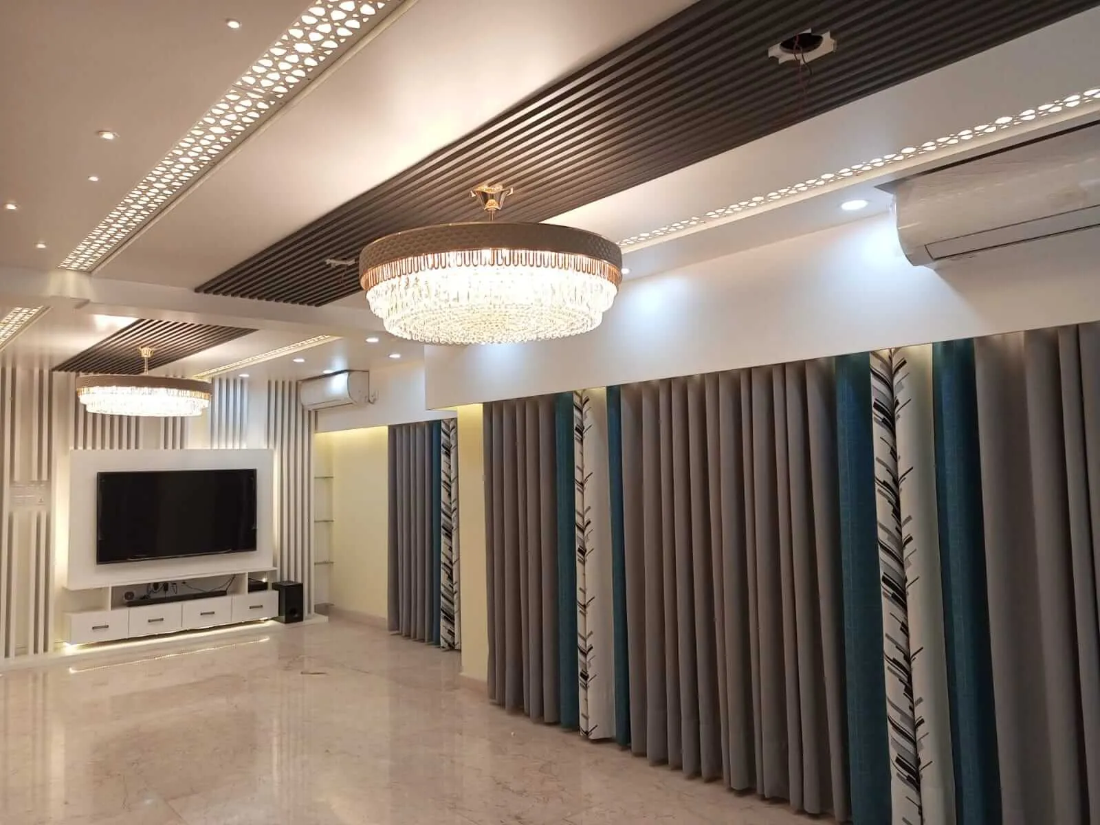 Villa on Hollywood Boulevard