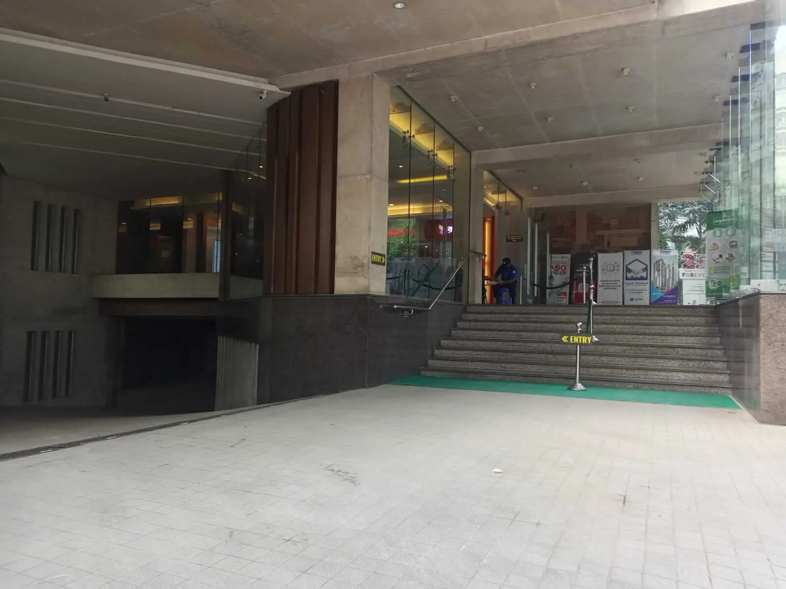 Villa on Hollywood Boulevard