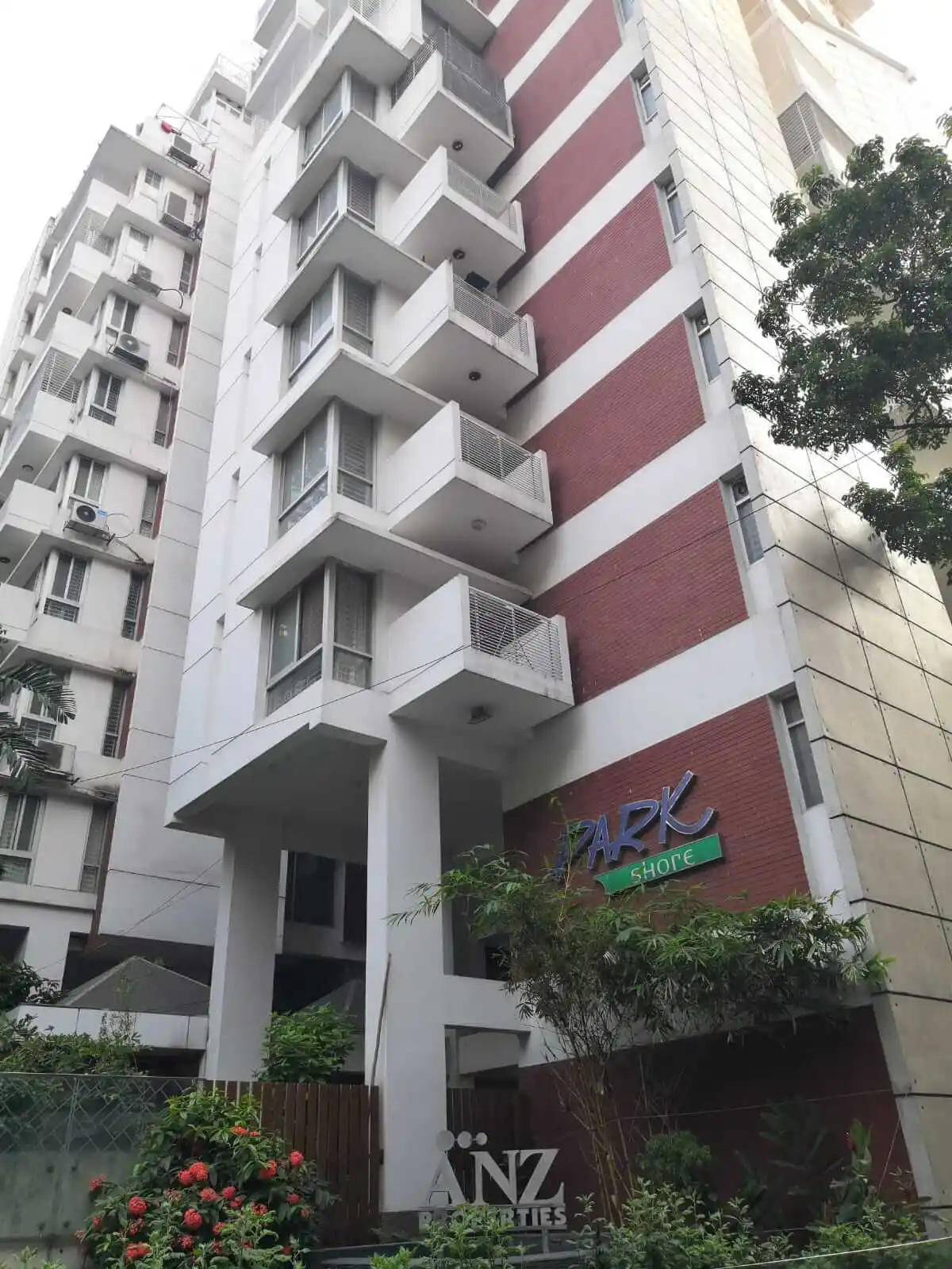 Villa on Hollywood Boulevard