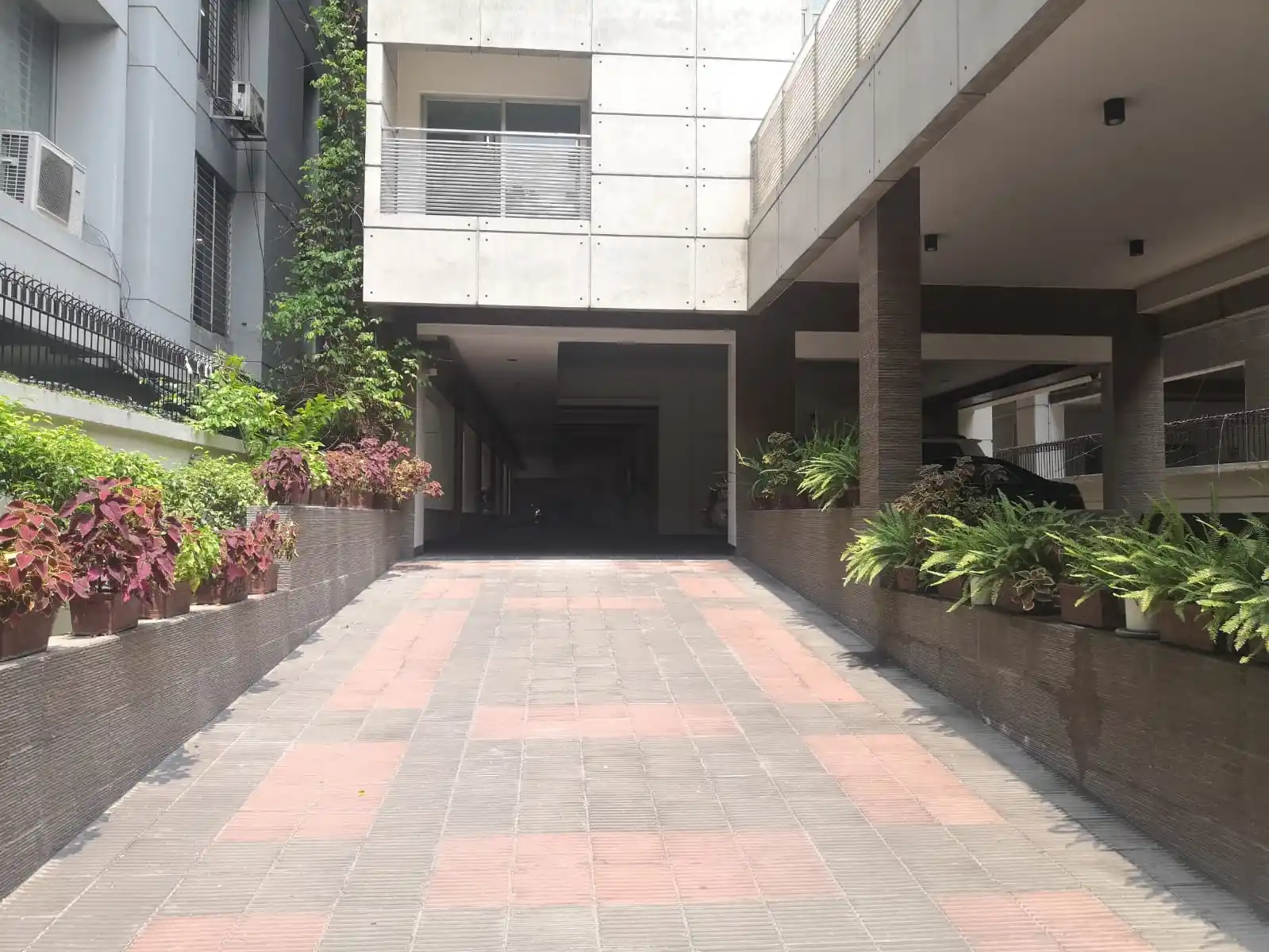 Villa on Hollywood Boulevard