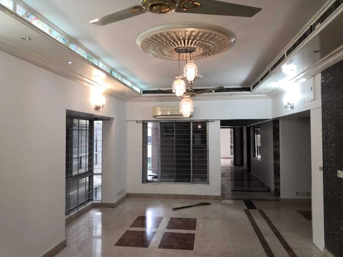 Villa on Hollywood Boulevard