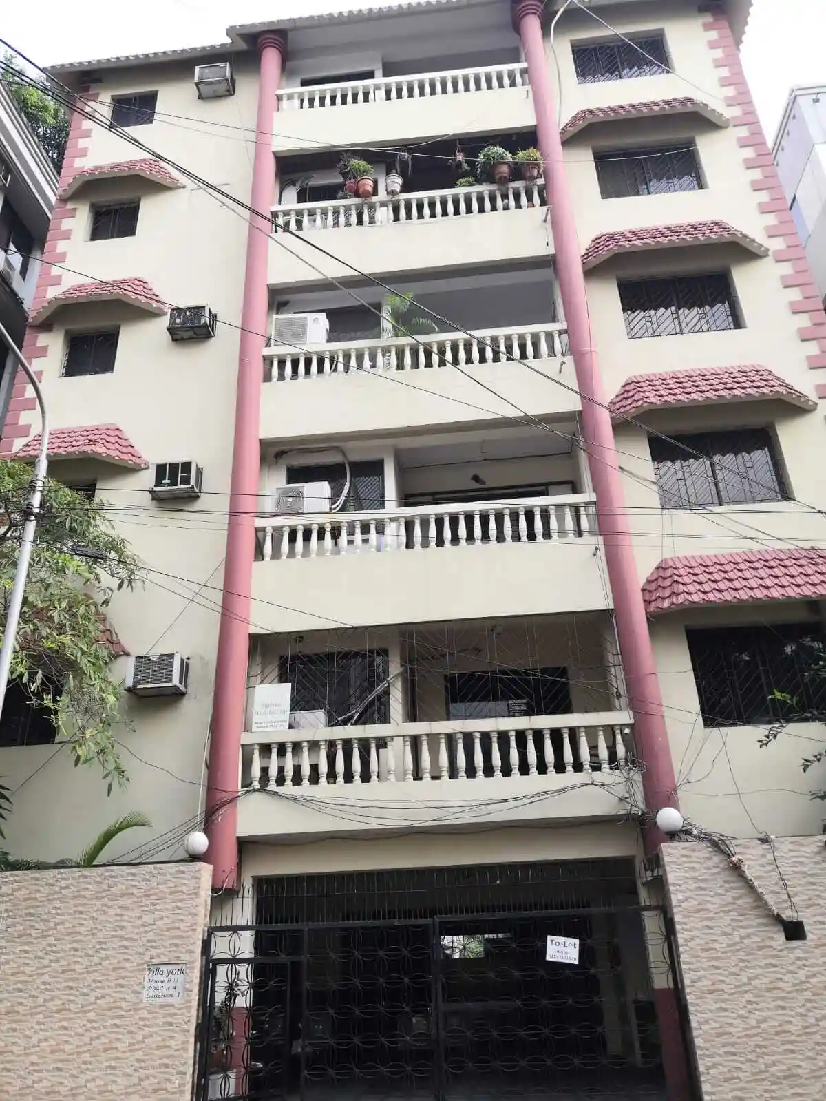 Villa on Hollywood Boulevard