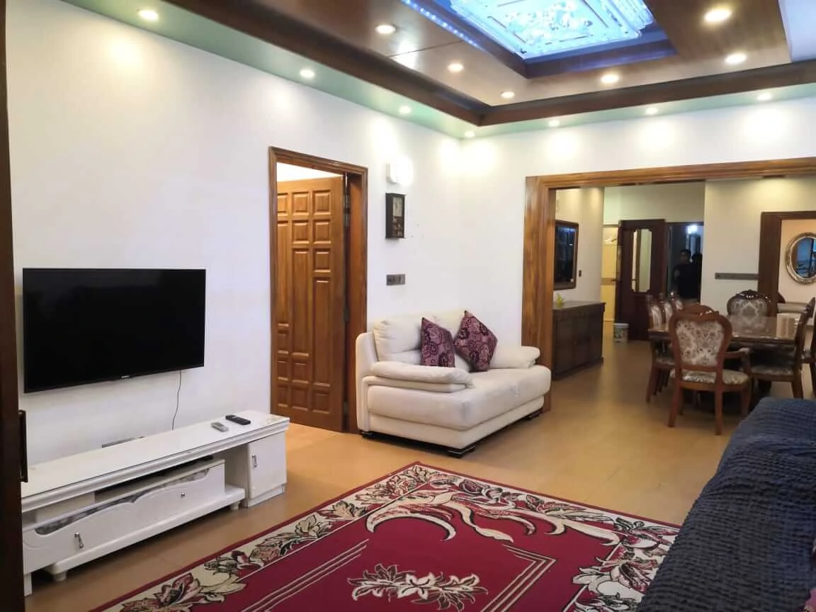 Villa on Hollywood Boulevard