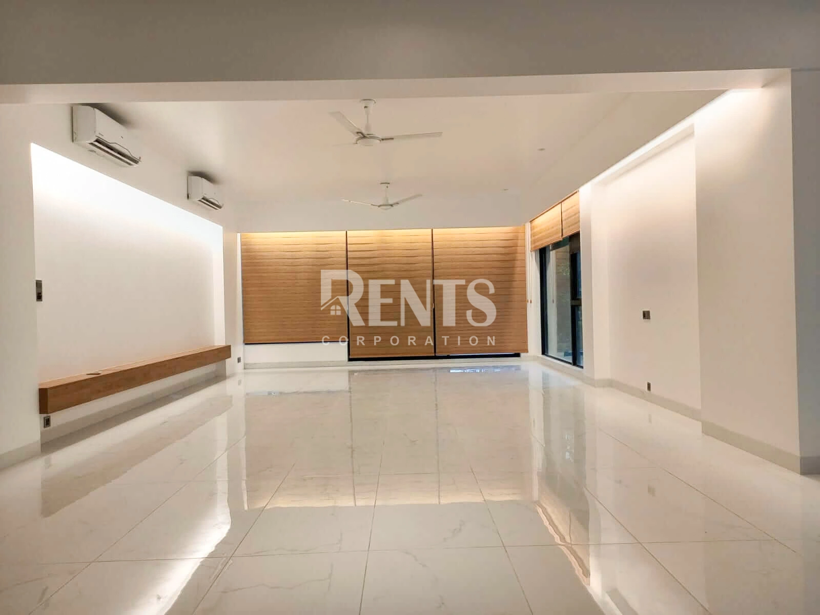 Villa on Hollywood Boulevard