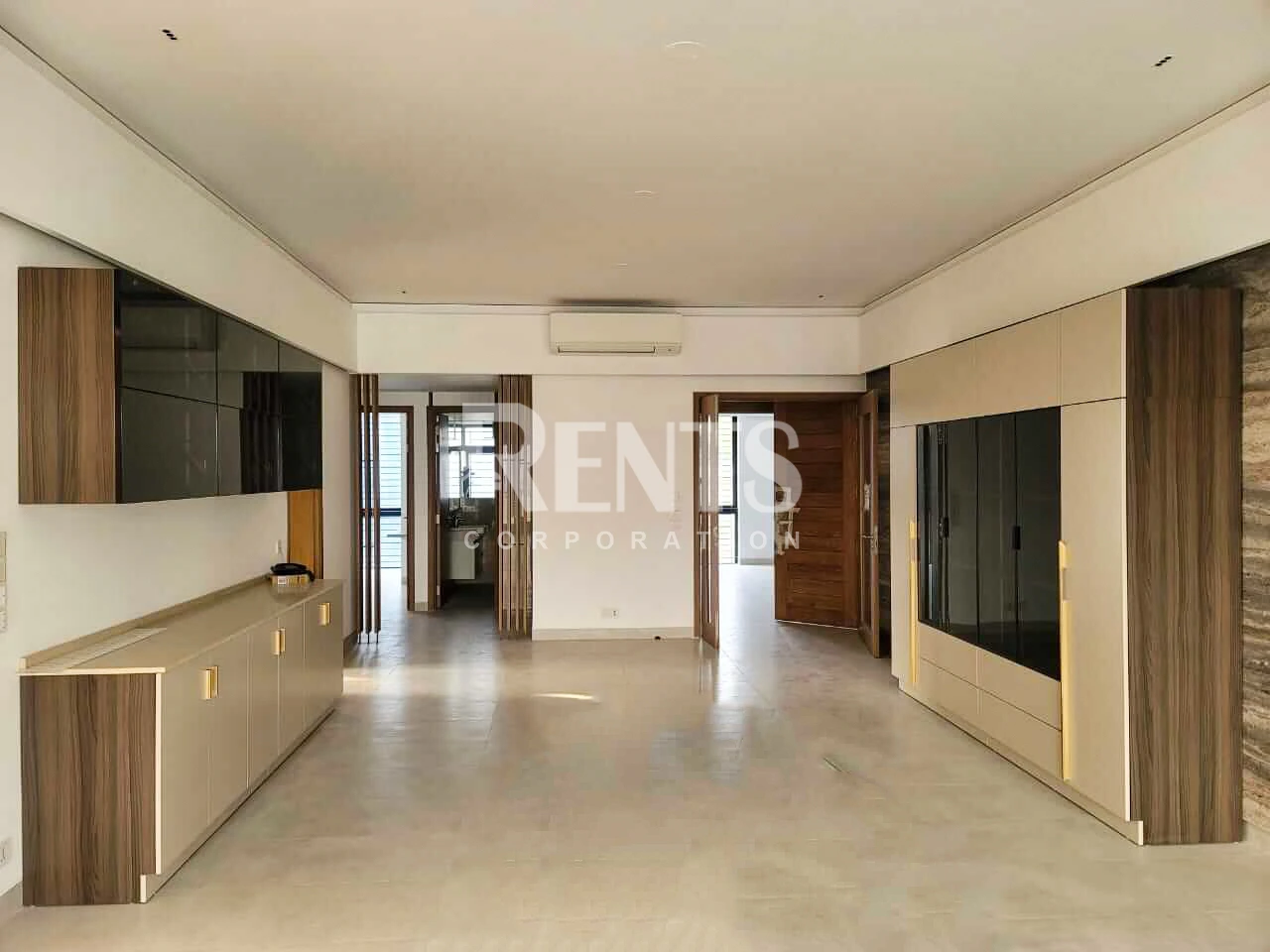 Villa on Hollywood Boulevard