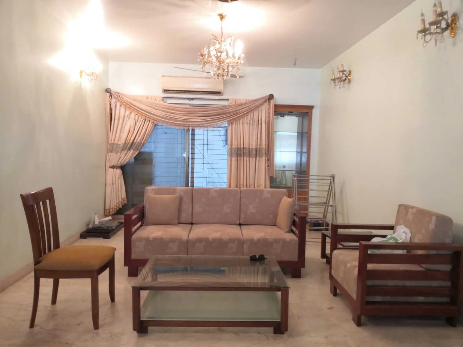 Villa on Hollywood Boulevard