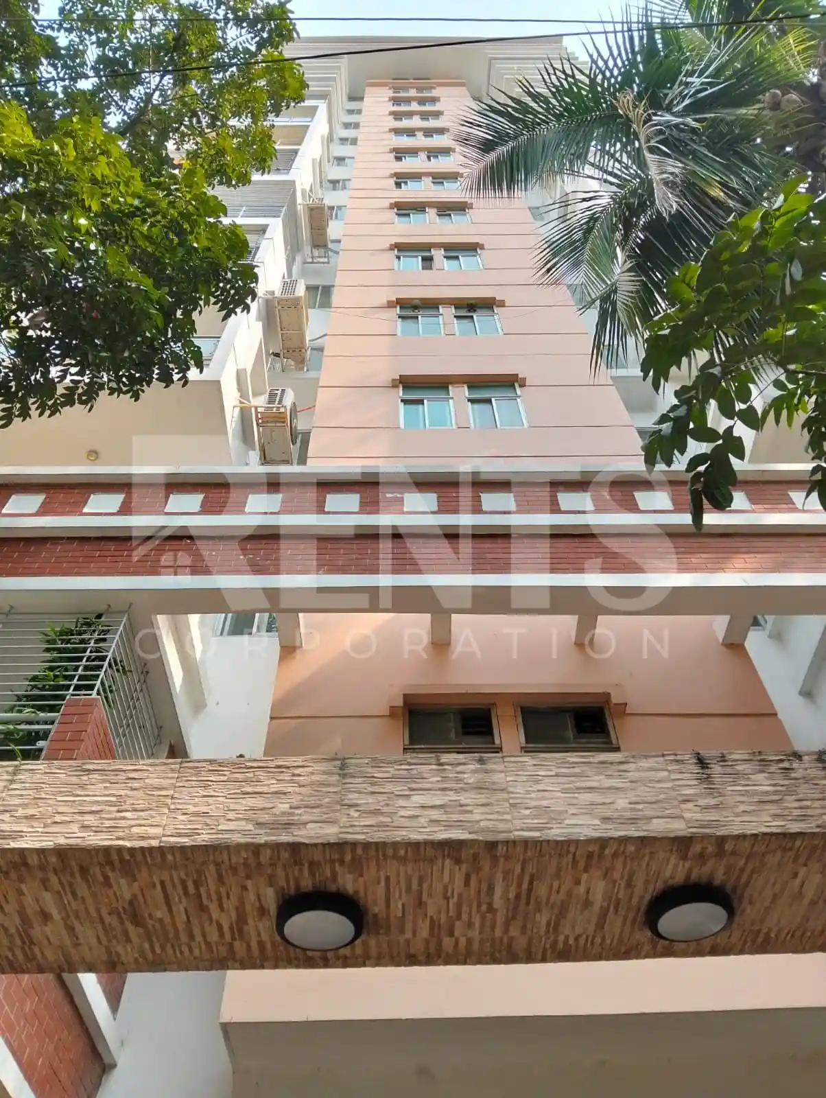 Villa on Hollywood Boulevard