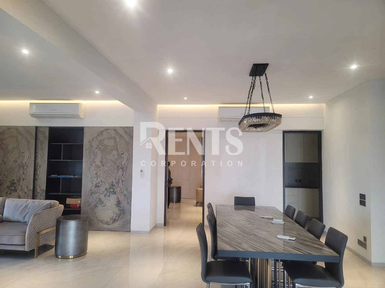 Villa on Hollywood Boulevard