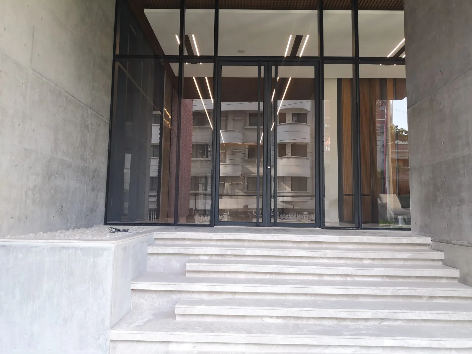 Villa on Hollywood Boulevard