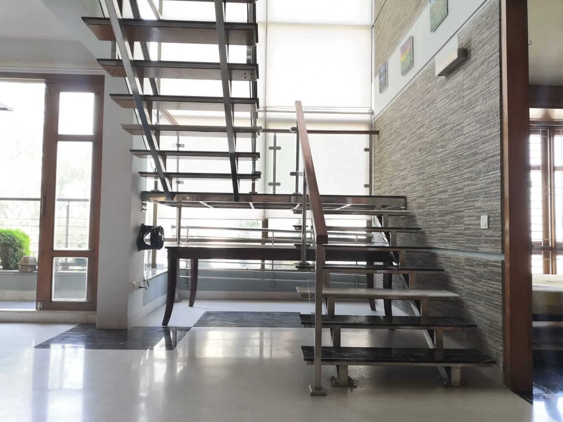 Villa on Hollywood Boulevard