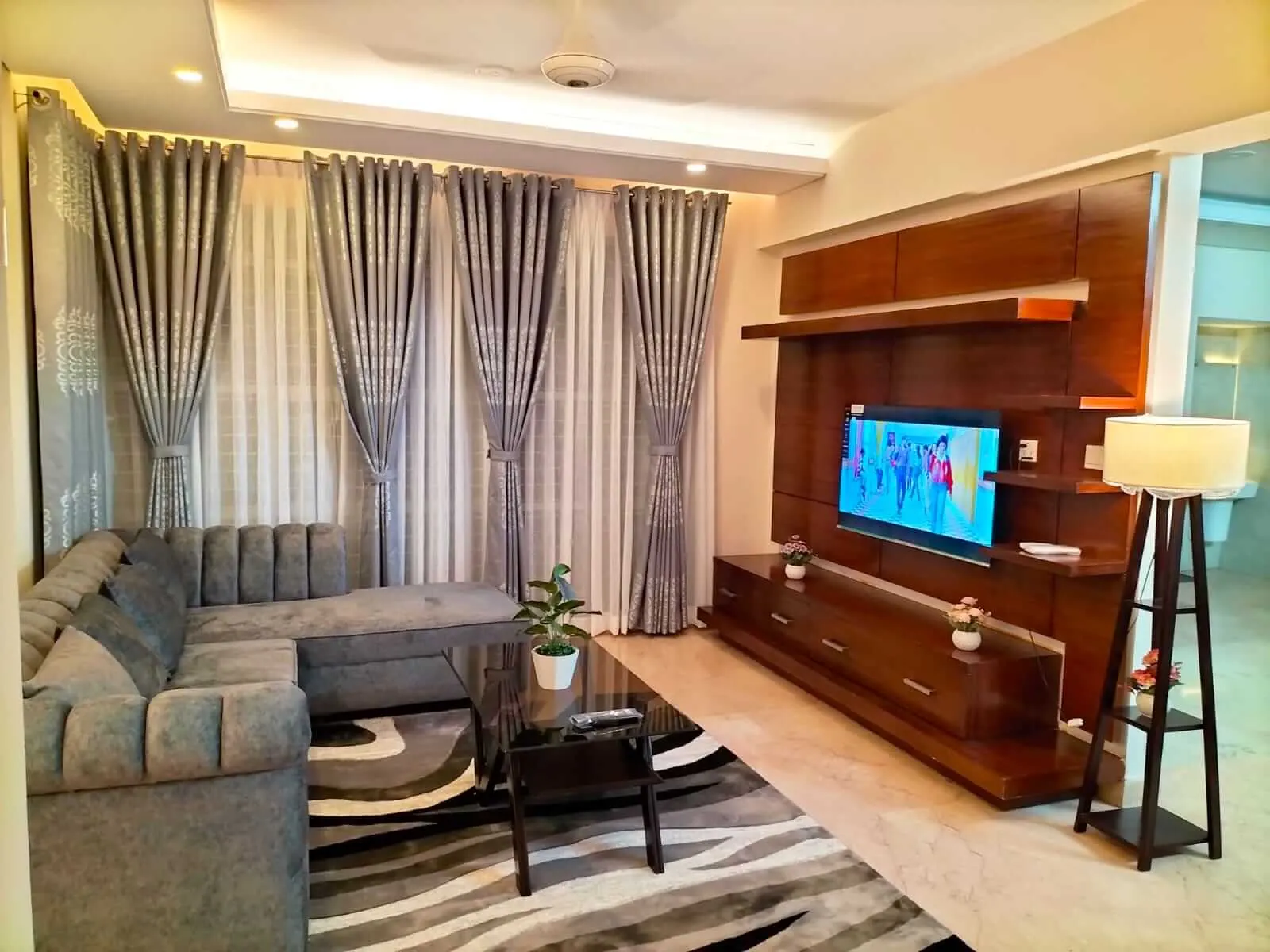 Villa on Hollywood Boulevard