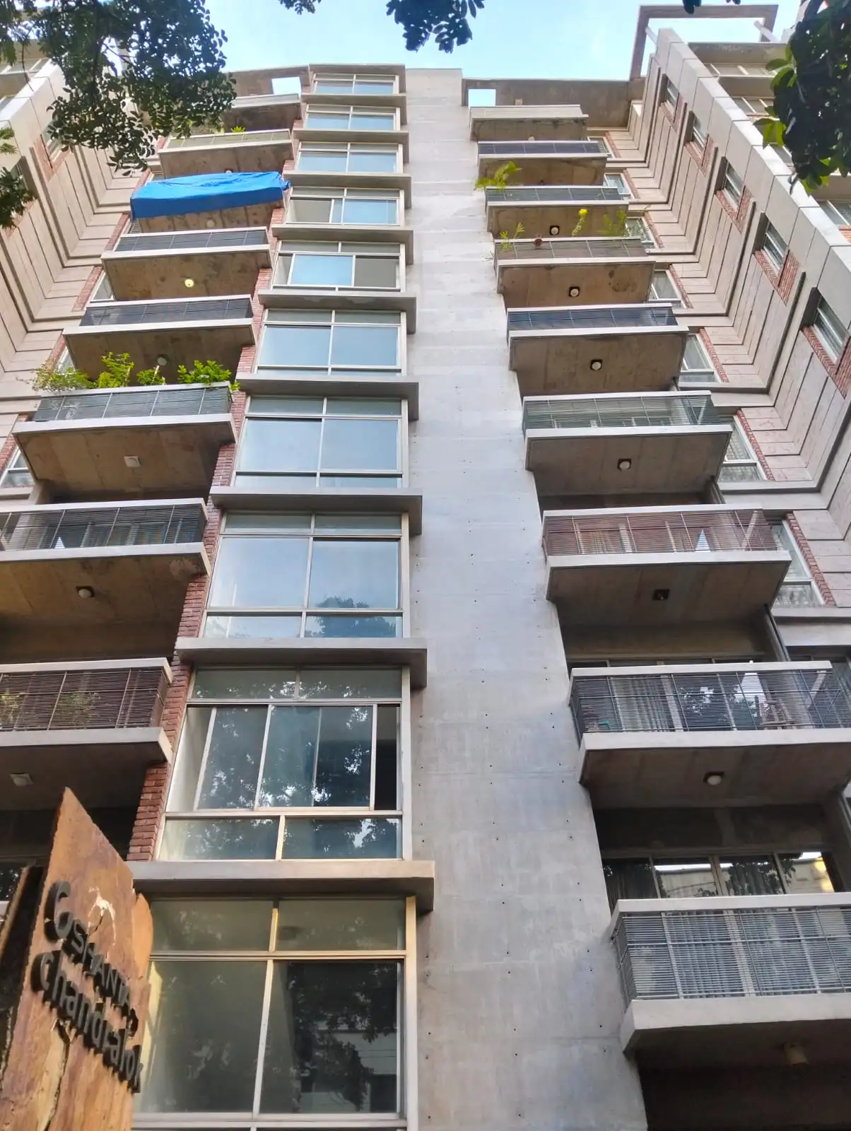 Villa on Hollywood Boulevard