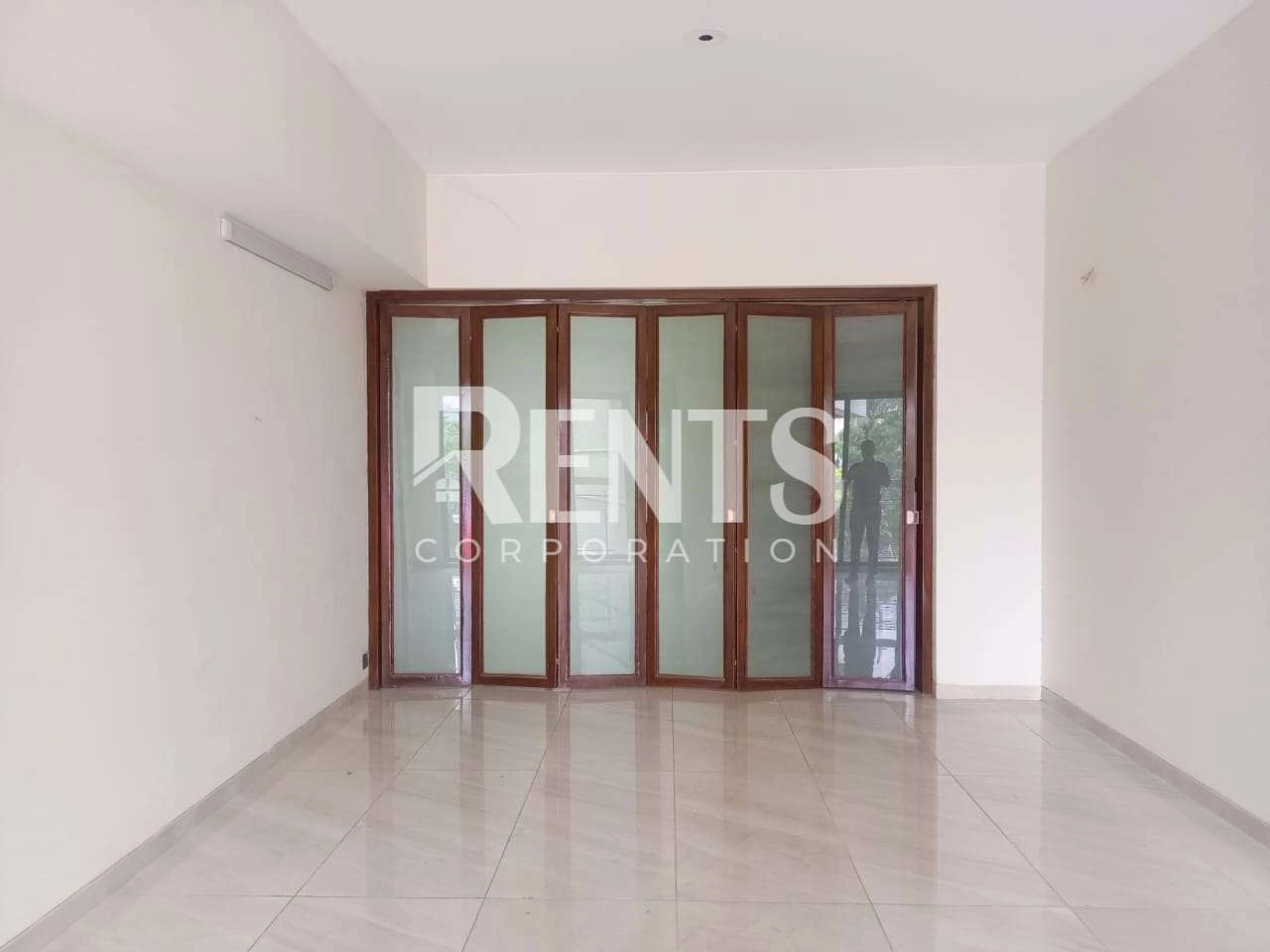 Villa on Hollywood Boulevard